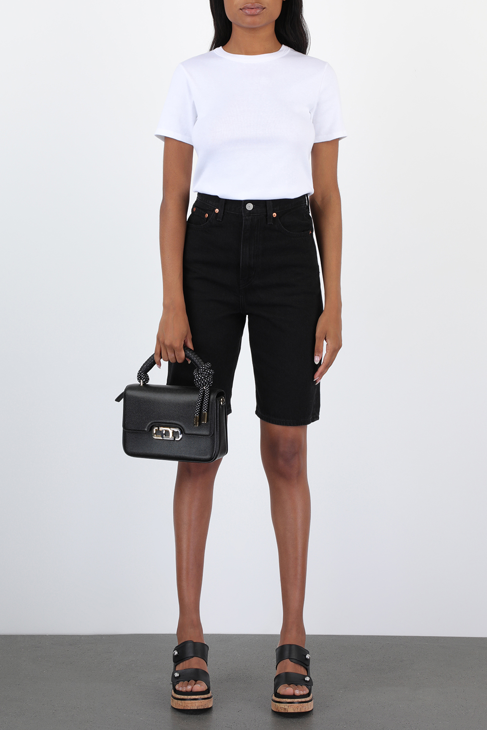 חולצת טי לבנה בייסיק